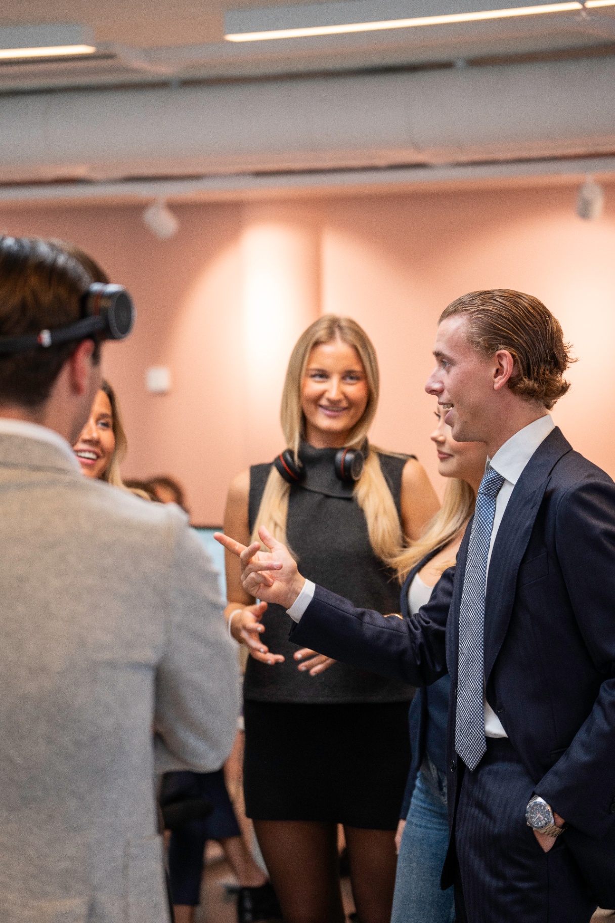 Diskussion på kontoret